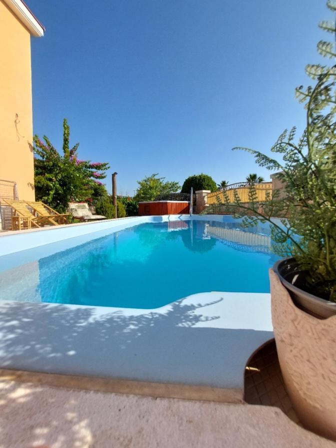 Apartments Maris Vranjic Luaran gambar