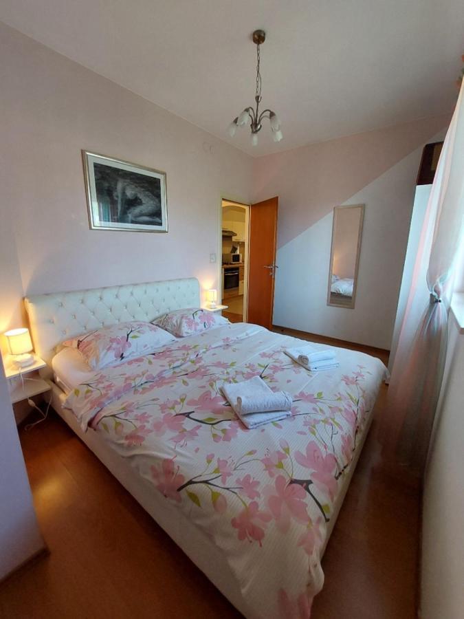 Apartments Maris Vranjic Luaran gambar